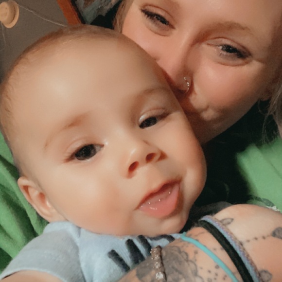 Profile Picture of Jami Wattenbarger (@jamicherelle96) on Poshmark