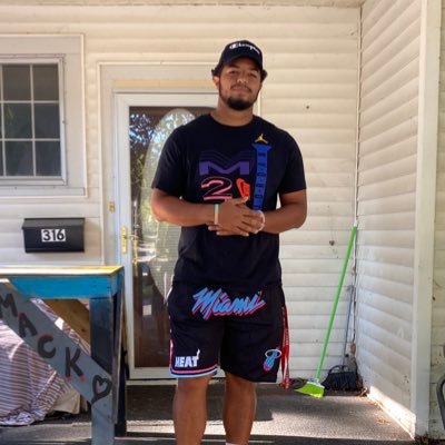 Profile Picture of Isiah (@isiah_flowers18) on Twitter