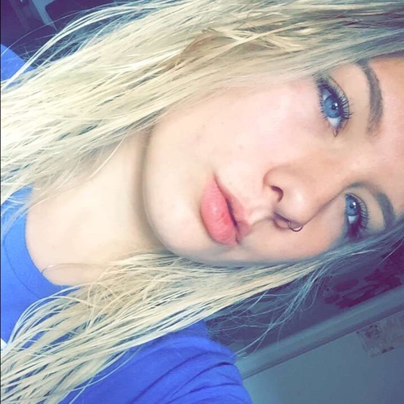 Profile Picture of Brianna Chidester (@briannap01) on Poshmark