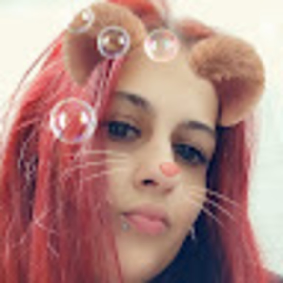 Profile Picture of Danielle Fahey (@danigirl0306) on Poshmark