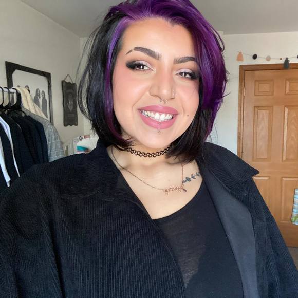 Profile Picture of Aliah Hamdani (@aliahsfantastic) on Poshmark