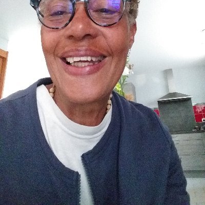 Profile Picture of Mbakop Roseline (@MbakopRoseline) on Twitter
