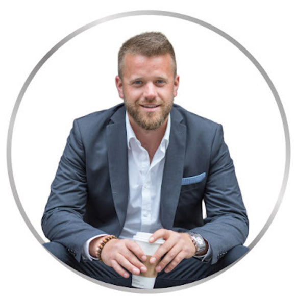 Profile Picture of Thomas Clarke (@thomas_clarke) on Poshmark