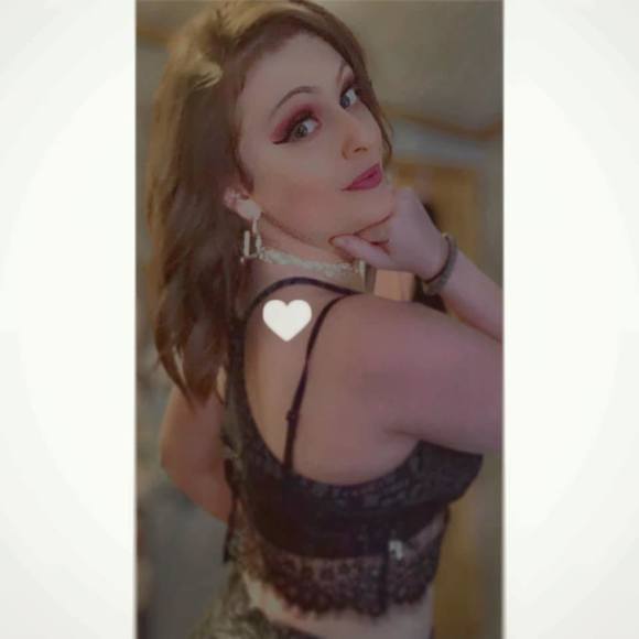 Profile Picture of Allison Bouchey (@allyyy1307) on Poshmark