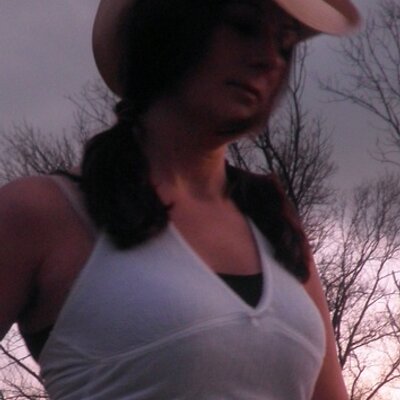 Profile Picture of Jessica Cinqmars (@jlcinq) on Twitter