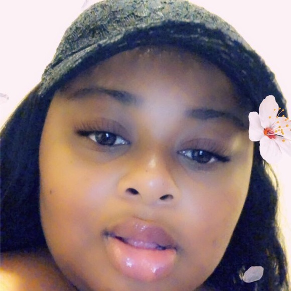 Profile Picture of Micalah Rudert (@micalahrudert) on Poshmark