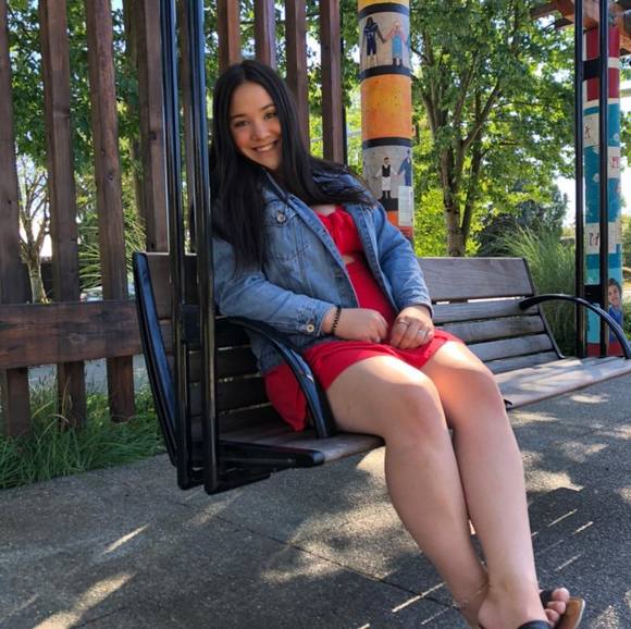 Profile Picture of Regan Schneble (@reganschneble) on Poshmark