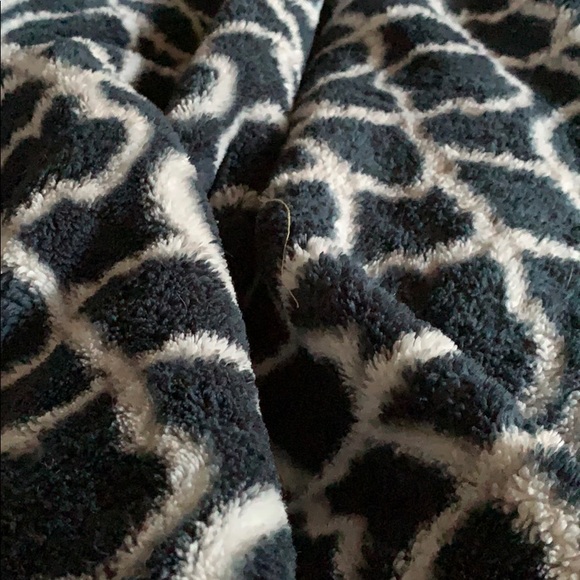 Profile Picture of Briana Sinnett (@brianasinnett) on Poshmark