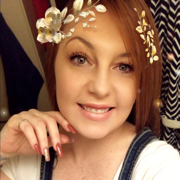 Profile Picture of Amanda Stoehr (@amandastoehr) on Poshmark