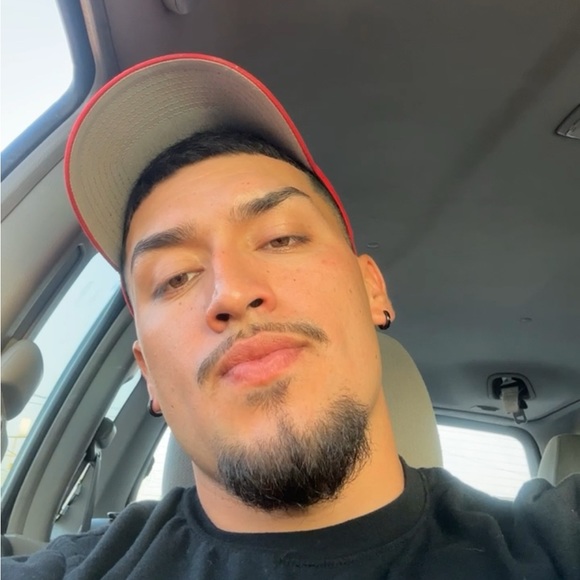 Profile Picture of Kevin Bojorquez (@bojorquezk8) on Poshmark