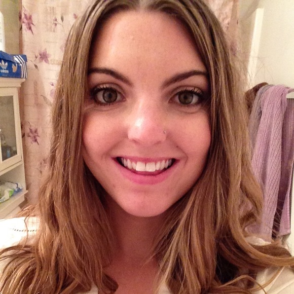 Profile Picture of Megan Peverall (@megpev820) on Poshmark