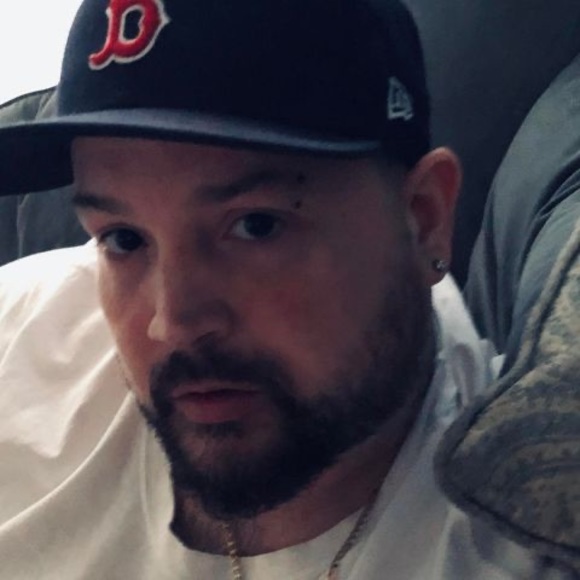 Profile Picture of Danny Silveira (@dsilveira903) on Poshmark