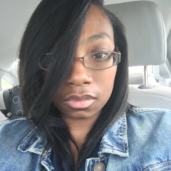 Profile Picture of Jamesha Carrington (@jameshamarie) on Poshmark