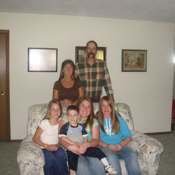 Profile Picture of Linda Chagnon (@chagnonl) on Poshmark