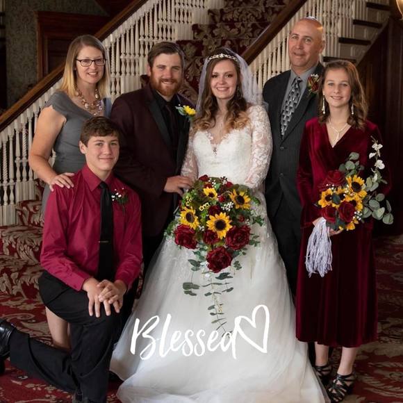 Profile Picture of Julie Dautel (@juliedautel) on Poshmark