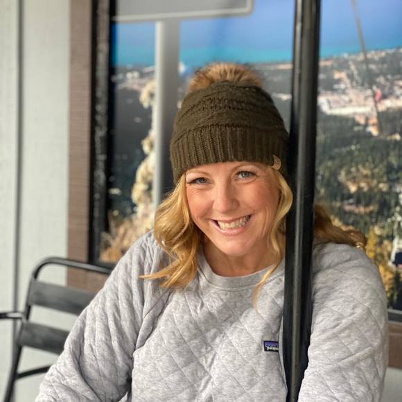 Profile Picture of Amy Lindstrom-quintilone (@amyq74) on Poshmark