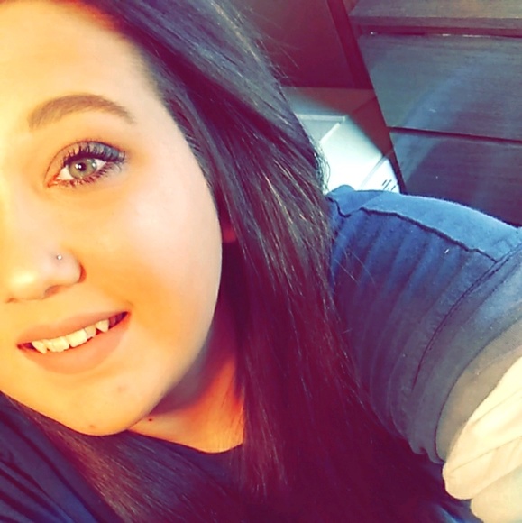 Profile Picture of Katelyn Eubanks (@katelyn1714) on Poshmark