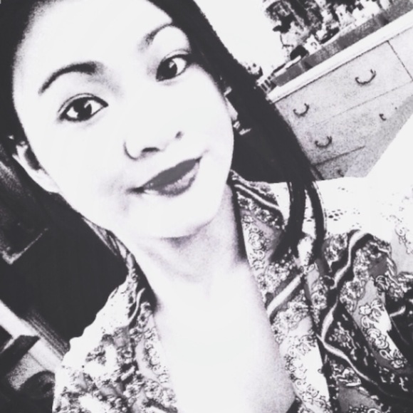 Profile Picture of Josephine Bartolome (@joseyyabisha) on Poshmark