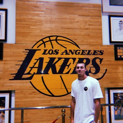 Profile Picture of Zach Rhodes (@zachrhodess) on Twitter
