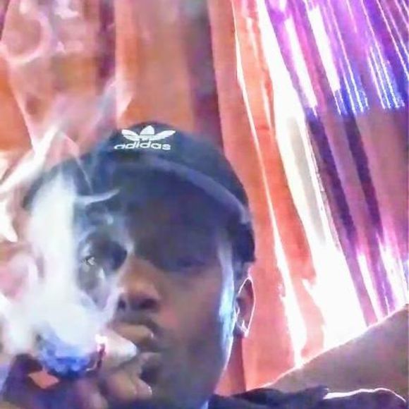 Profile Picture of Fiya Lansky (@smefiya) on Poshmark