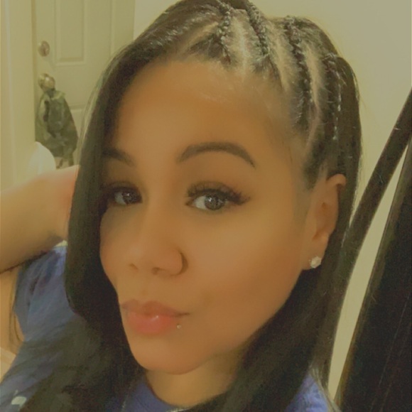 Profile Picture of Gisselle Jimenez (@ggjimenez31) on Poshmark