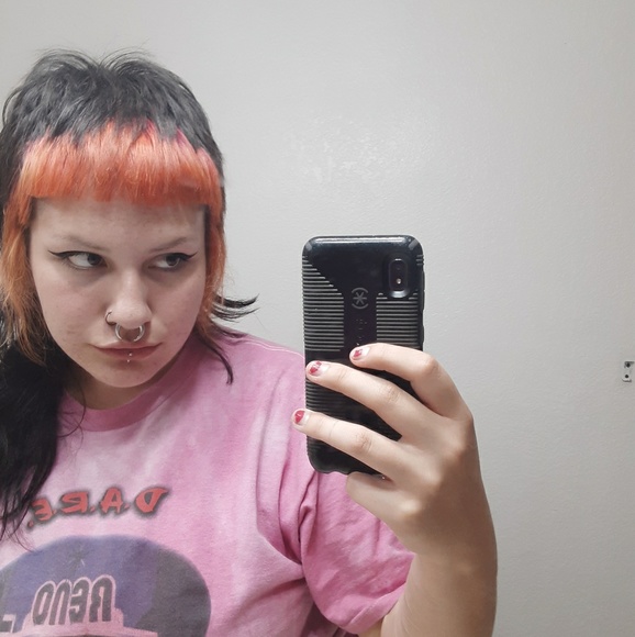 Profile Picture of Chris Sutherland (@kittehzn) on Poshmark