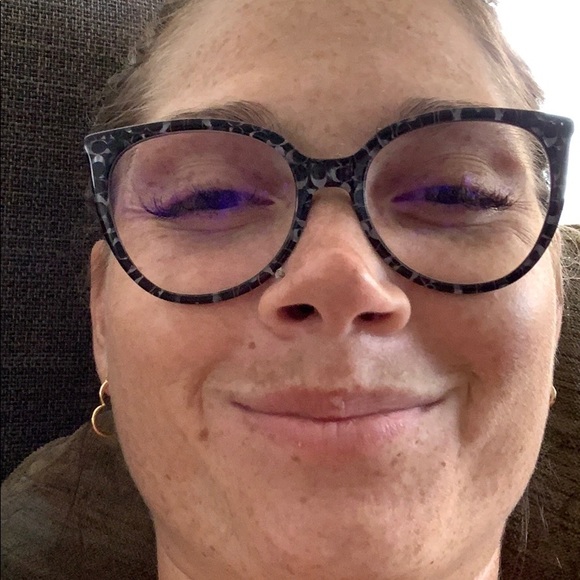 Profile Picture of Sarah Stirling (@sstirling0810) on Poshmark