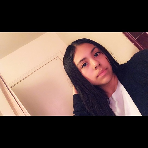 Profile Picture of Daniela Cirilo (@danielacirilo) on Poshmark