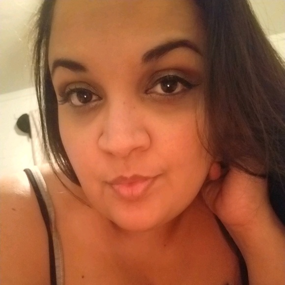 Profile Picture of Christine Yslava (@mamatine1) on Poshmark