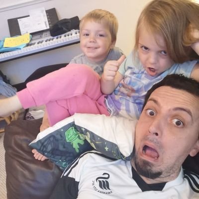 Profile Picture of Carl Grainger (@Crambo_86) on Twitter