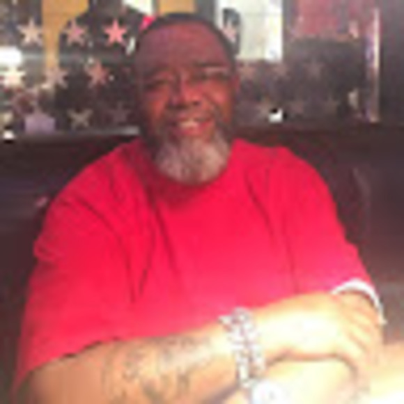 Profile Picture of Michael Cameron (@michaelcamer381) on Poshmark