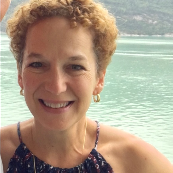 Profile Picture of Teresa Pearson (@cmdsmama) on Poshmark
