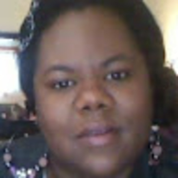 Profile Picture of Thicky Thick (@thick0202) on Poshmark