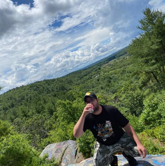 Profile Picture of Stephen Wessels (@peanut508) on Poshmark