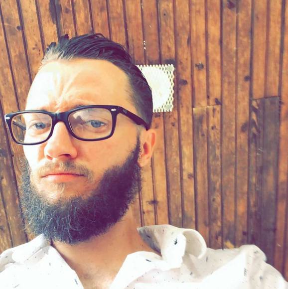 Profile Picture of Travis Bozarth (@travisbozarth) on Poshmark