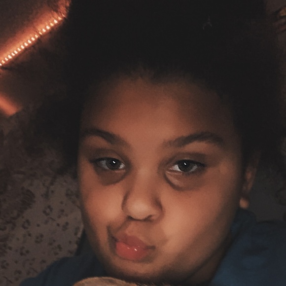 Alisa Andrews - Poshmark Profile Picture of Alisa Andrews (@alisa_andrews3) on Poshmark