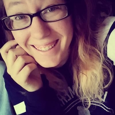 Profile Picture of Hope Holbrook (@HopedeeDopedee) on Twitter