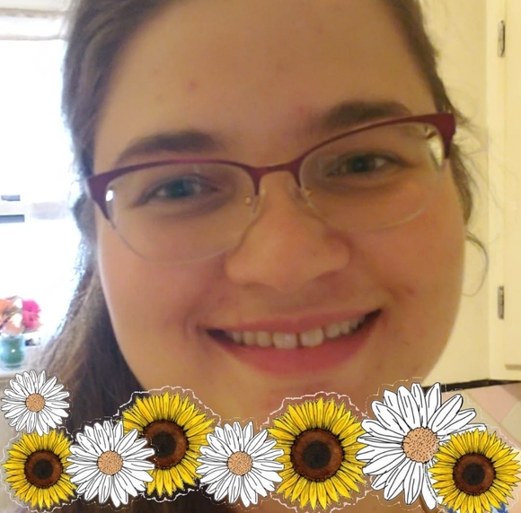 Profile Picture of Aria Schank (@ariaschank) on Poshmark