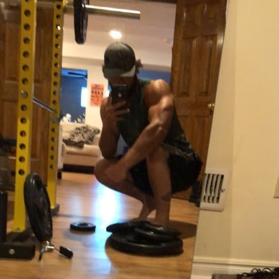 Profile Picture of Troy (@TroyDavidson98) on Twitter