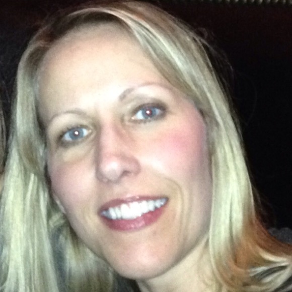 Profile Picture of Renae Milawski (@rjk0110) on Poshmark