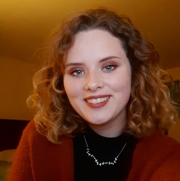 Profile Picture of Brianna Pelland (@breepelland) on Poshmark