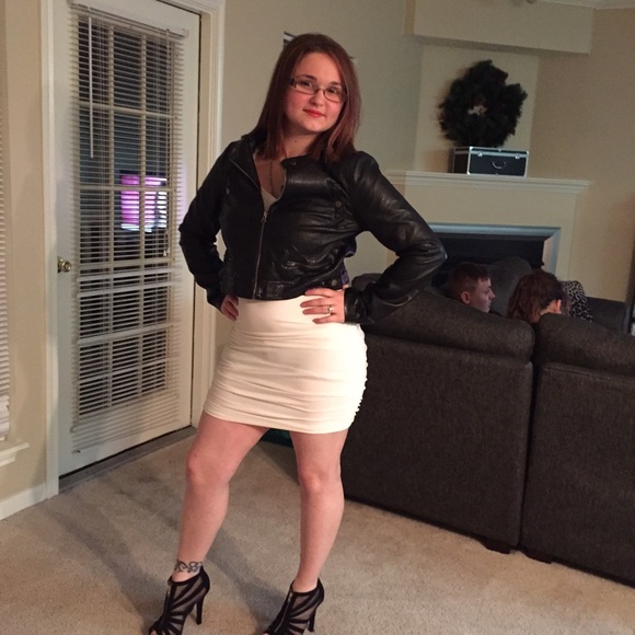 Ashley Weddell - Poshmark Profile Picture of Ashley Weddell (@2011_weddell) on Poshmark
