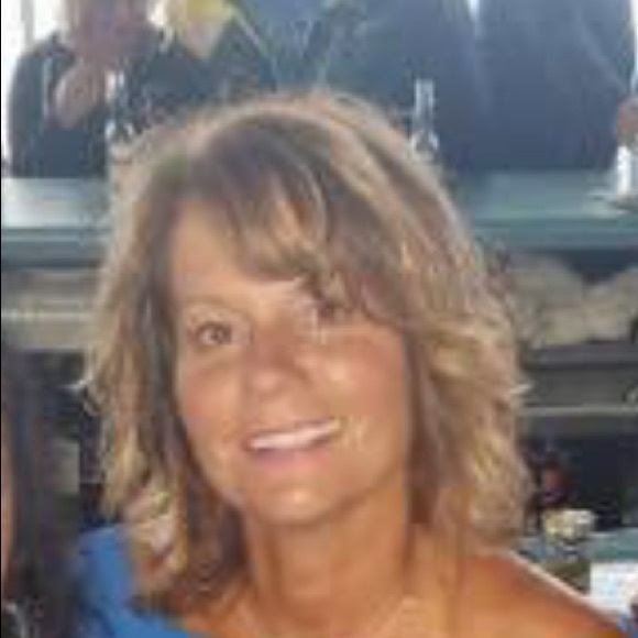 Renee Nugent - Poshmark Profile Picture of Renee Nugent (@rnugent3) on Poshmark