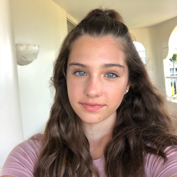 Profile Picture of Taylor Scherbenske (@taylorrae2005) on Poshmark