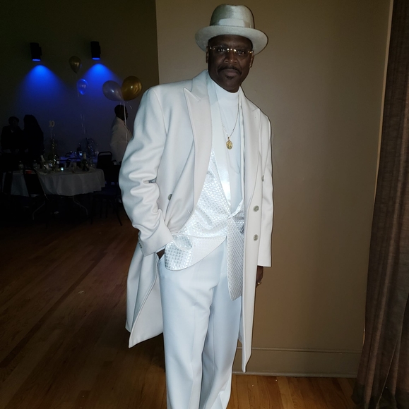 Profile Picture of Thomas Flowers (@mrflowers1957) on Poshmark