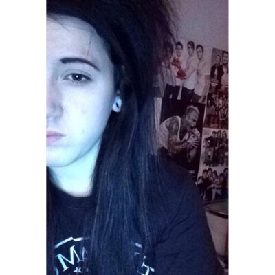 Profile Picture of Jess Brett (@jessbrett123) on Twitter