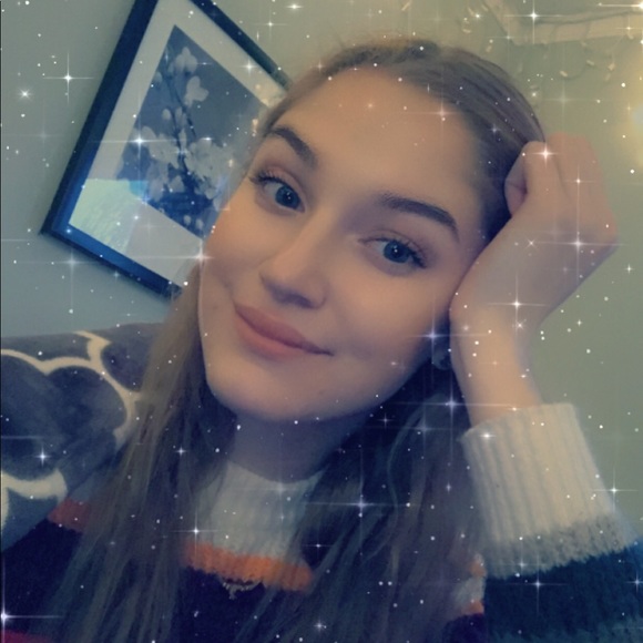 Profile Picture of Jodi Protasiewicz (@jodi_0122) on Poshmark