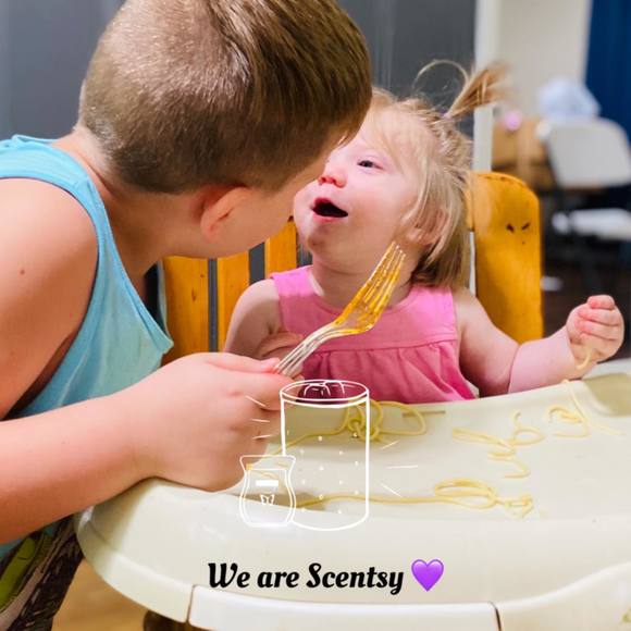 Profile Picture of Holly Honzell (@honzell9) on Poshmark