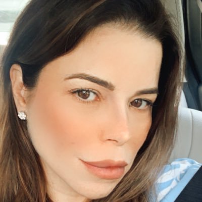 Profile Picture of Rebecca Rangel (@rebeccararc) on Twitter