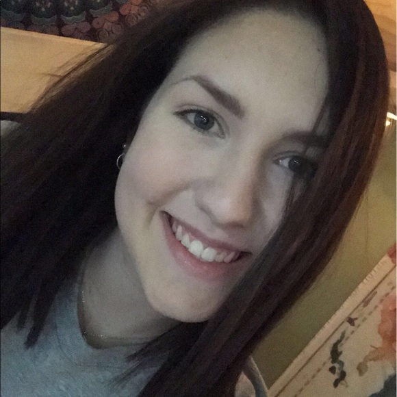 Profile Picture of Kam Duffield (@kduffield4) on Poshmark